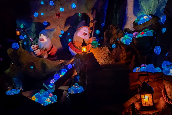 Sevem Dwarfs Mine Train